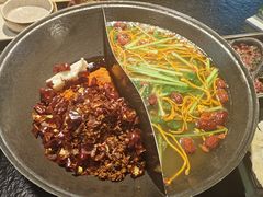 -鹿鸣山草本茶香火锅(园西路店)
