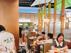 -洪氏嗨捞·广东猪肚鸡·椰子鸡火锅(西咸万象城店)