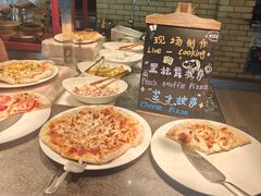 -圣丰索菲特·2 On 988 Café 自助餐厅
