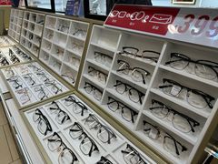 -美式眼镜·授权蔡司.依视路.尼康.豪雅.明月(南翔印象城店)