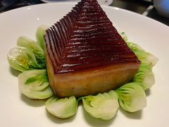 金牌扣肉配玉米饼-杭州西子湖四季酒店·金沙厅