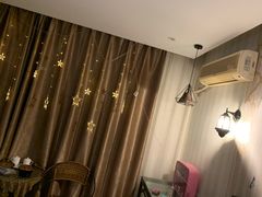 -花木深假日酒店(南昌路店)