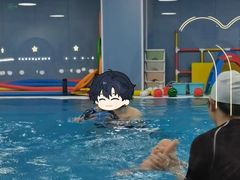 -蓝鲸奇亲子游泳俱乐部
