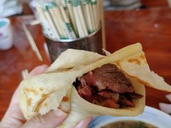 大饼卷肉-饶阳传统豆腐脑