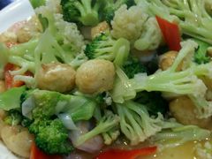 菜花虾仁鸳鸯蛋-鑫渔港海鲜本地菜·山海关浑锅(东戴河店)