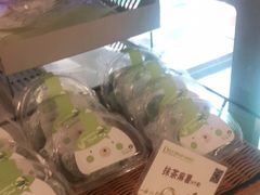 -顶东面包花园·生日蛋糕(世博店)