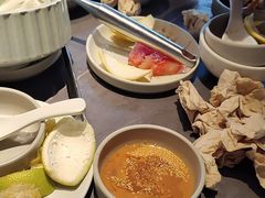 -左庭右院鲜牛肉火锅(浦江欢乐颂店)