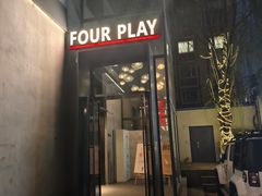 -FOUR PLAY BAR