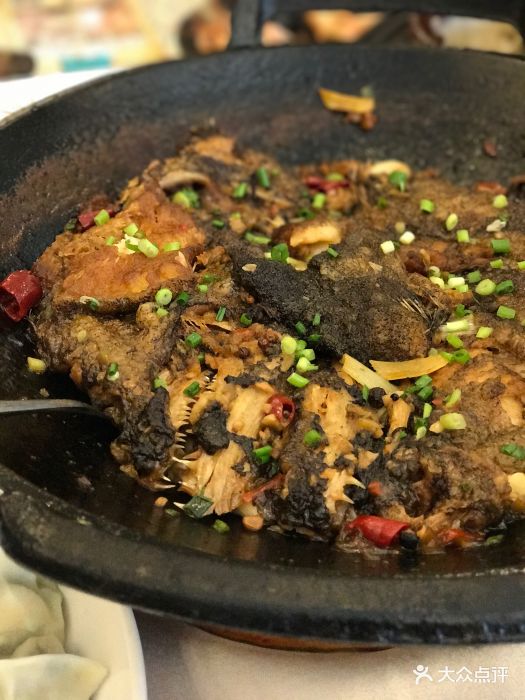 开海红岛海鲜虾水饺(崂山湾店)锅焗碟鱼头图片