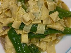-鹤乡东北菜(崮山路店)