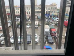 -Zsmart智尚酒店(上海轻纺市场定边路地铁站店)