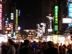 -六合夜市