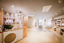 -涂tu指甲日式美甲美睫店