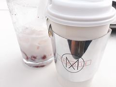 草莓拿铁-Cafe Aewol Monsant