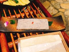 -老牌坊云南鱼豆花火锅(爱建店)