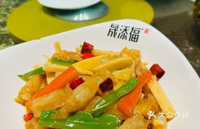 Braised Pig's Trotter with Winter Bamboo Shoots