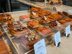 -VERIE BAKEHOUSE