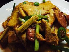 -泉畔人家·老济南经典鲁菜(大明湖店)