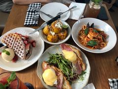 -ROAST coffee & eatery