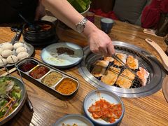 -明洞阿姨·韩式酱蟹烤肉·创意料理(三元桥店)