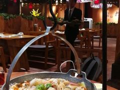 -老滇山寨•云南特色菜•地方菜•民族风情歌舞表演(金碧店)