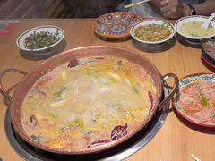 -洱火云南酸菜牛肉火锅(石景山当代商城店)