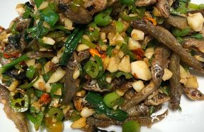 Green Pepper Stir-fried Fish Roe