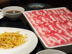 -鲜入唯煮·港式海鲜牛肉火锅(金宝街店)
