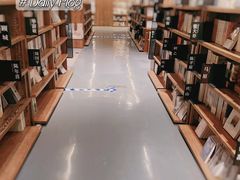-半山书局(新世纪商城店)