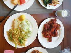 -南郊宾馆·风味自助餐厅·山东十六地市特色菜