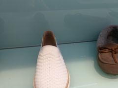 -UGG(燕莎奥特莱斯购物中心店)
