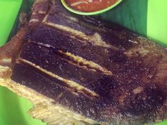 -明记烧鱼美味店