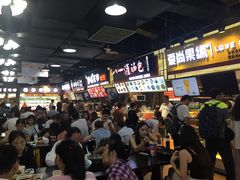 等位区-八一好吃街·高品美食广场