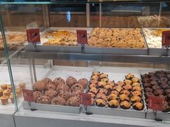 面包甜点陈列柜-拾味中点(花园路店)