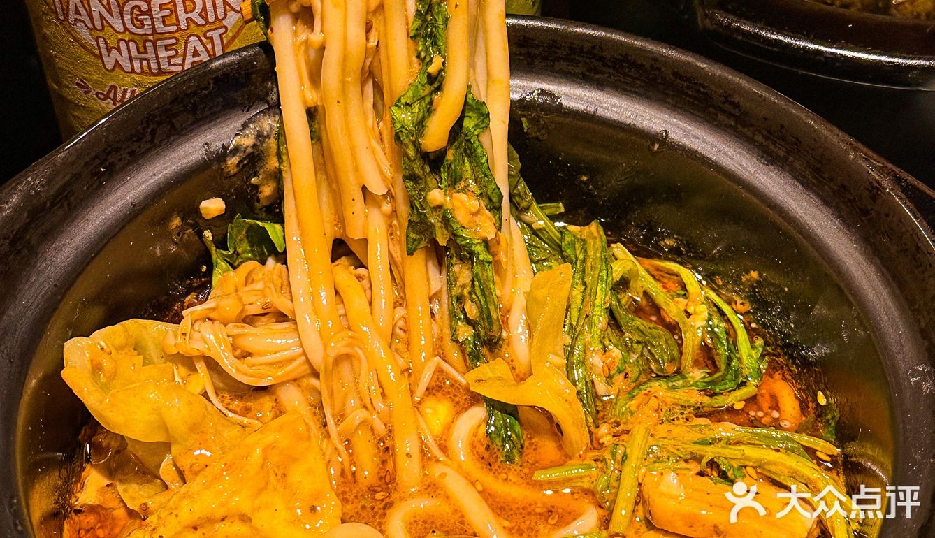哈尔滨本地人排队也要吃的烧烤‼️麻辣烫封神
