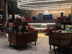 -星巴克臻选(上海虹桥新天地三店)