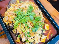 木屋秘制炭火烤鱼-浔味·山屿湖·正宗淳牌全鱼宴老字号