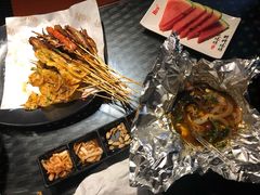 -何师烧烤·香辣蟹·川菜·30年老品牌(太古里旗舰店)