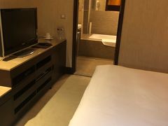 -尊爵天际大饭店 (近台茂)