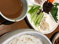 鸡丝凉米线-云海肴·汽锅鸡·云南菜(天山百盛优客店)