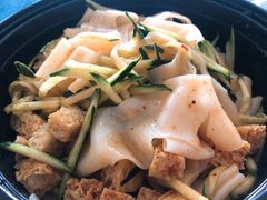 -荀记肉夹馍(三八家乐福店)