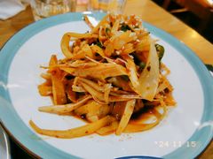 -蜗牛小馆醉乡民谣云南菜(惠新西里店)