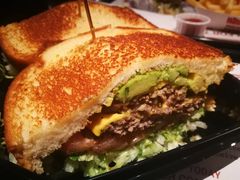 -The Habit Burger Grill 哈比特汉堡(复兴soho店)