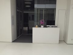 -卡罗酒店(东门晒布地铁站店)