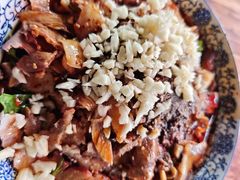 拌核桃肉和猪头肉-赵姐猪耳朵饭店
