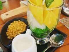 -Chom Cafe and Restaurant