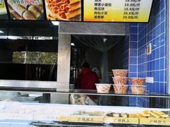 面包甜点陈列柜-广根糕点(中山西路店)