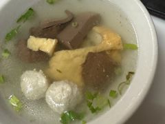 -松树干拌面店