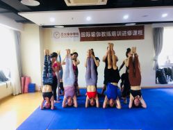 -亚太瑜伽普拉提学院