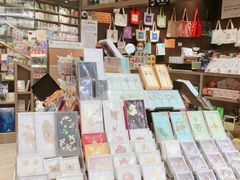-钟书阁(群光广场店)